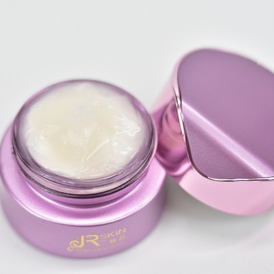 眼周圍有脂肪粒可以這樣做！