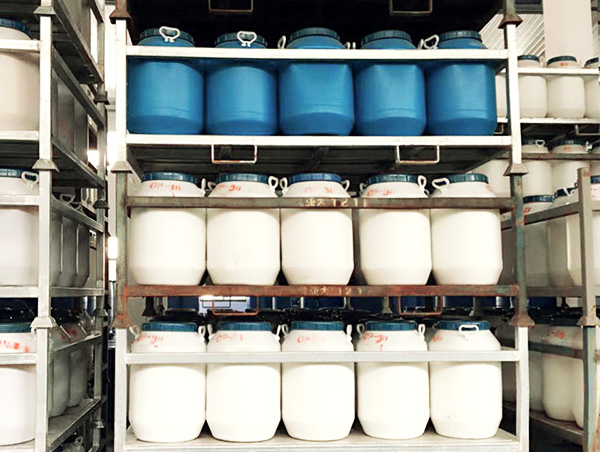 實(shí)建化工小編為您介紹抗靜電劑的使用方法